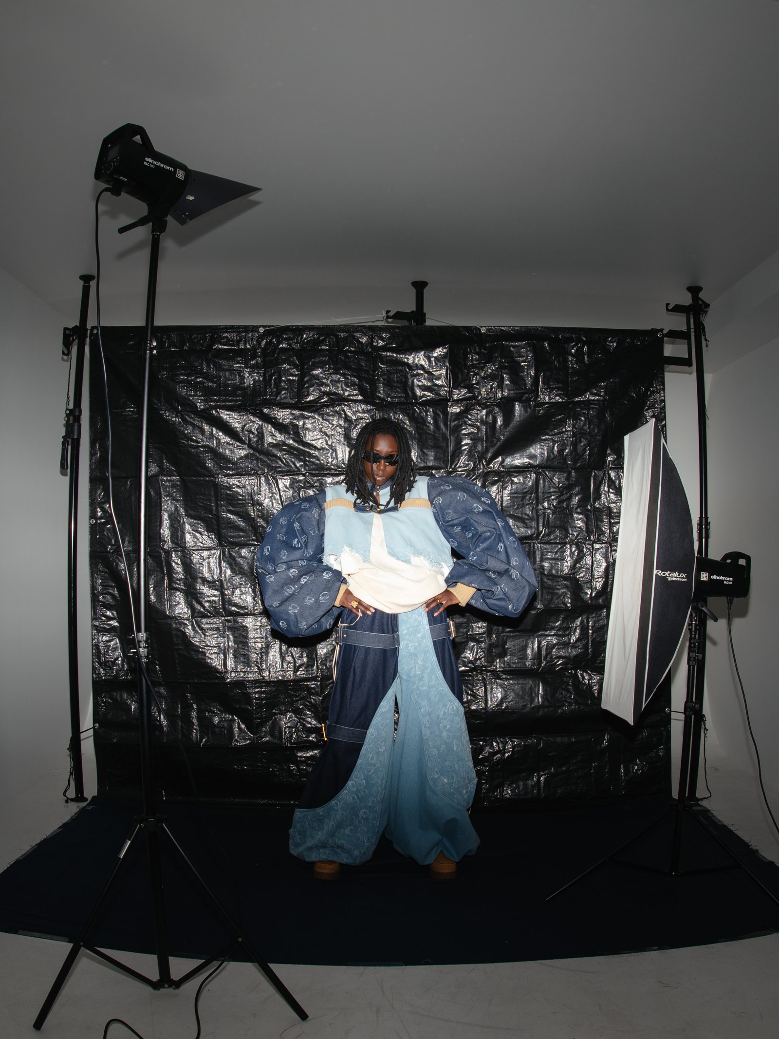 Silhouette cape brocart — studio